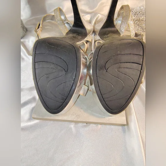 Fioni Women's Silver Sandal Shoe | Sparkly | Size 11 - Picture 7 of 11